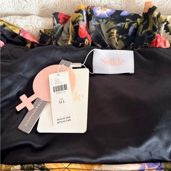 Selkie Black Floral Ruffled Shoulder Bag - Picture 4 of 5